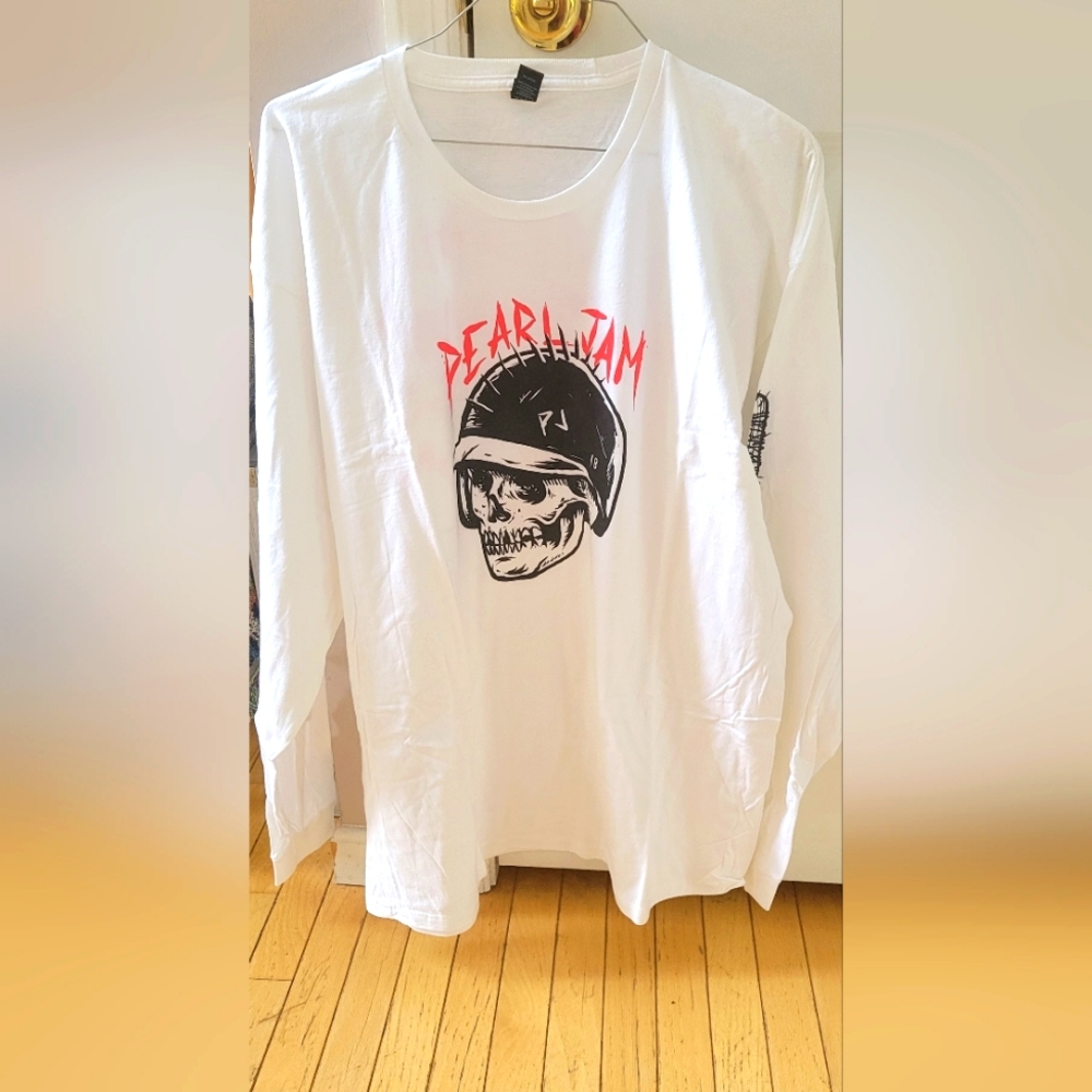 Pearl Jam 2018 wrigley field concert shirt NEW